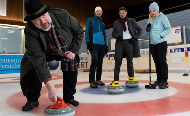 Im Winterspecial geht es auf die Curling-Bahn. Foto: ZDF / Linda Gschwentner