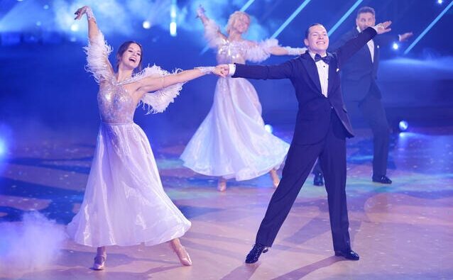 Gabriel Kelly tanzt mit Malika Dzumaev. Foto: Getty Images / Joshua Sammer