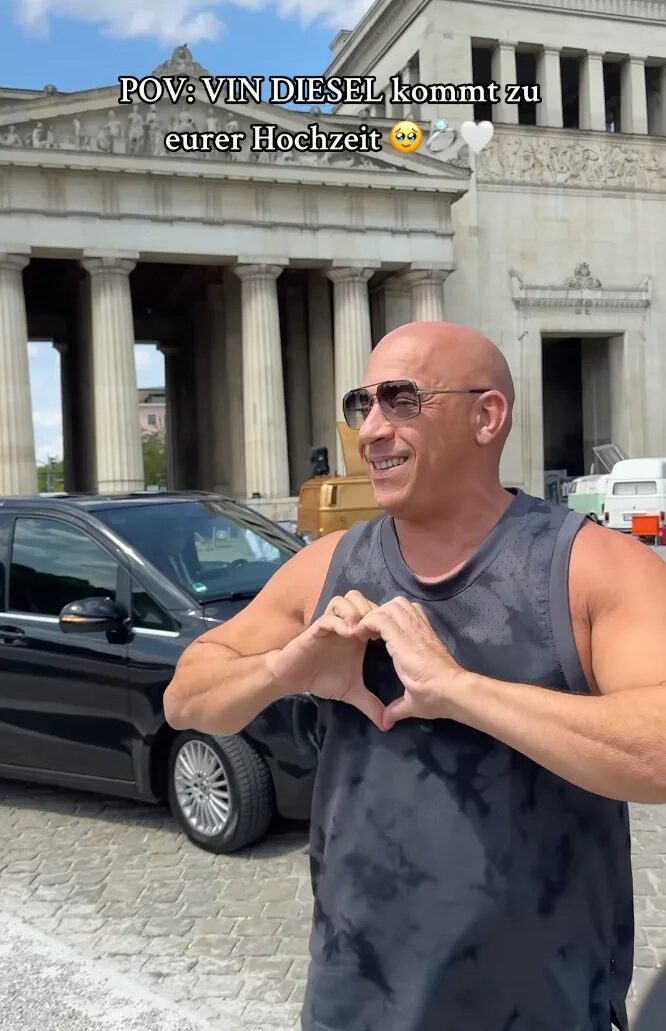 Vin Diesel ganz herzlich: Total entspannt zeigt sich der Hollywood-Star in München, lacht mit dem Brautpaar und macht FotosFoto: matthiashnofficial_ und leli.hhn/Instagram